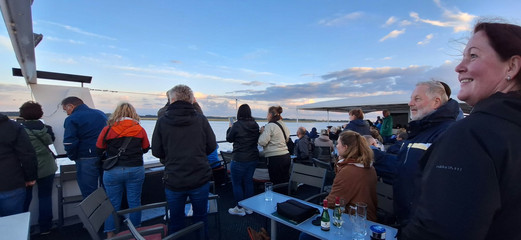Mitarbeitende des Immanuel Hauses Ecktannen genießen gemeinsam die Schifffahrt auf der Müritz Mitarbeitende des Immanuel Hauses Ecktannen genießen gemeinsam die Schifffahrt auf der Müritz