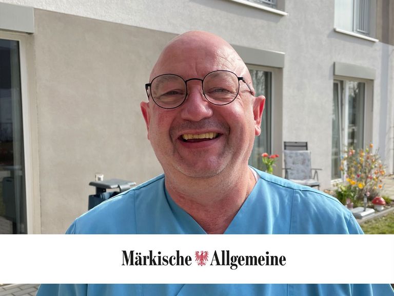 Seniorenzentrum Elstal - Havelland - Pfleger Ingo Musehold berichtet über Arbeit - 