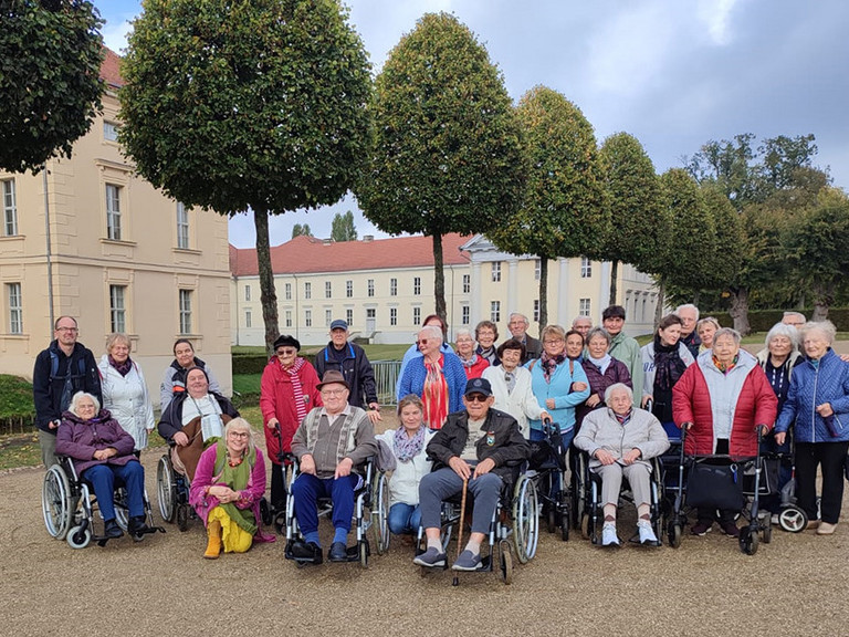 Gruppenfoto von Reisegruppe in Rheinsberg - Immanuel Haus am Kalksee