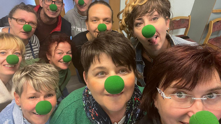 Die Anfänger-Clowns erhielten grüne Nasen